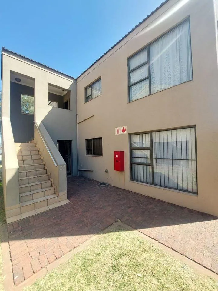 2 Bedroom Townhouse for sale in Sasolburg Central
