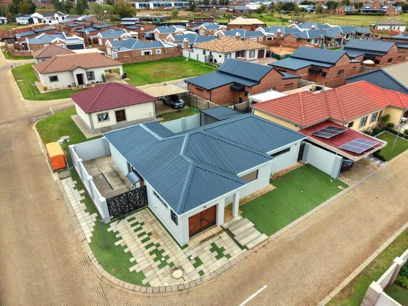 2 Bedroom Townhouse for sale in Waterberry Estate