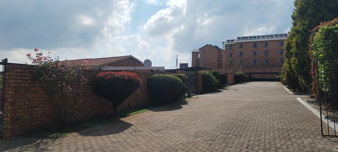 3 Bedroom House for sale in Groblerpark
