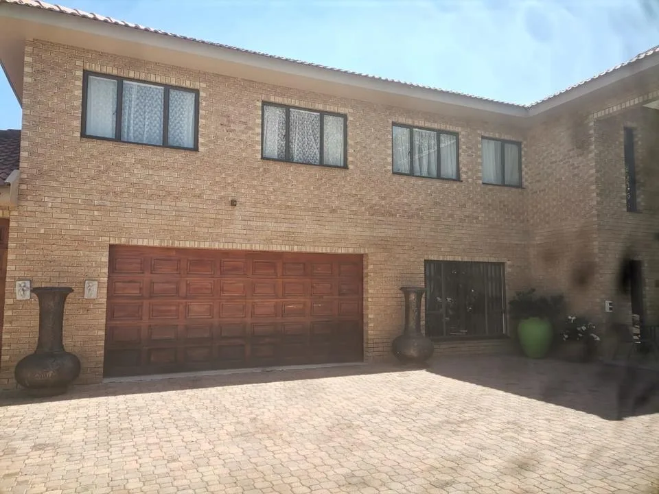 5 Bedroom House for sale in Parys