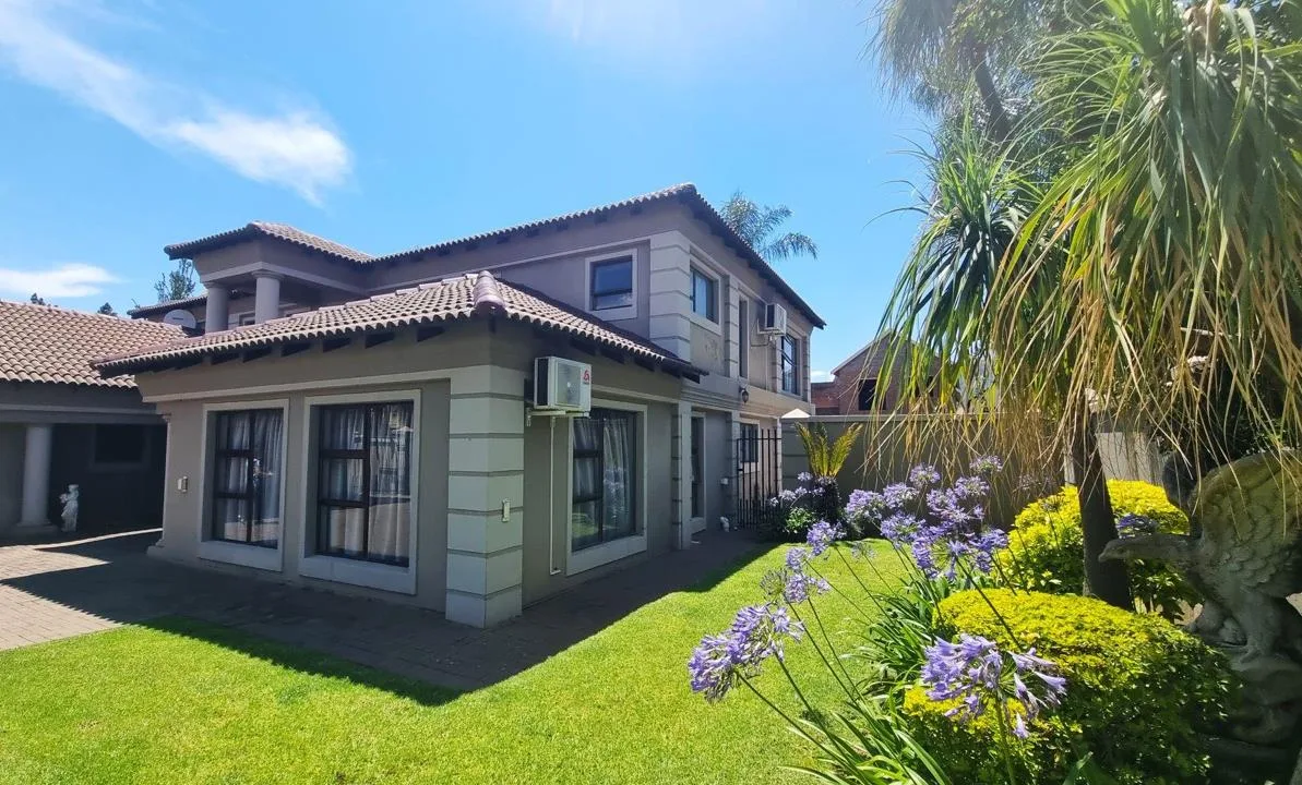 5 Bedroom House for sale in Melodie