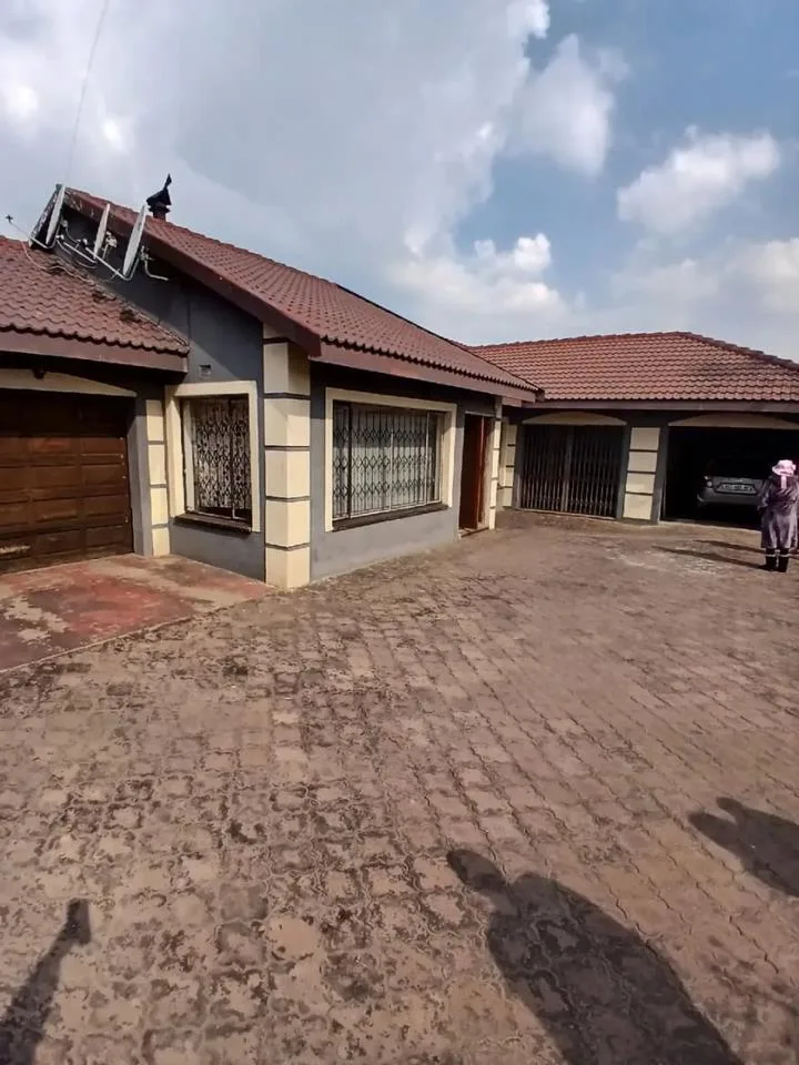 5 Bedroom House to rent in Tasbet Park Ext 2
