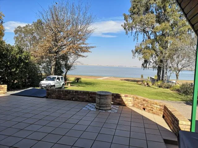 6 Bedroom House for sale in Deneysville