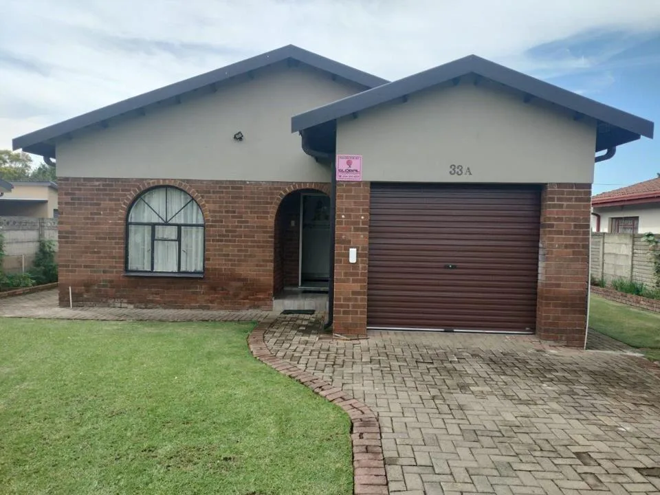 5 Bedroom House for sale in Lennoxton