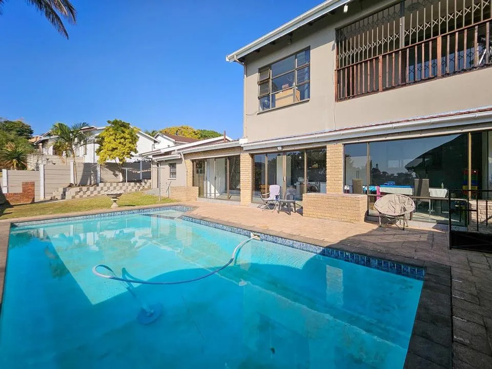 7 Bedroom House to rent in Amanzimtoti