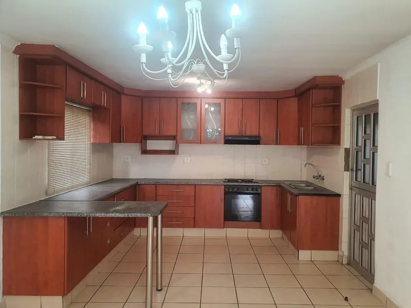 7 Bedroom House in Grangetown