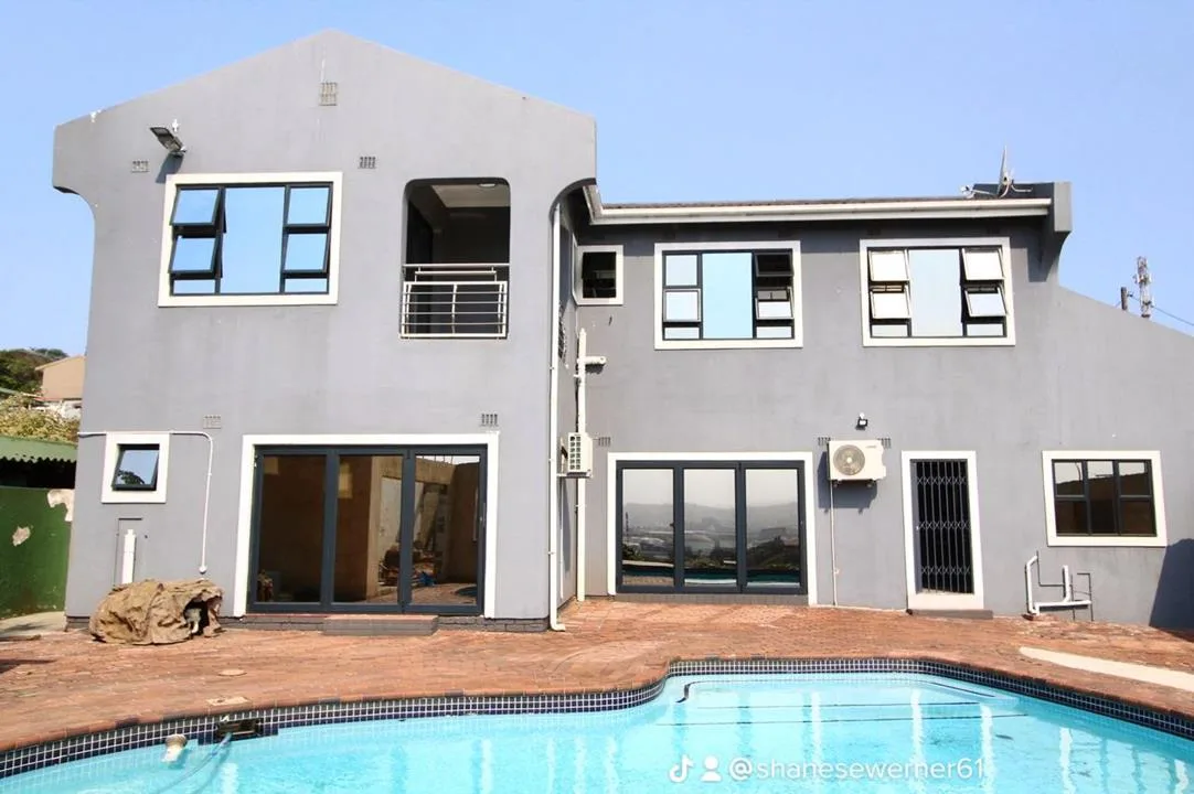 5 Bedroom House for sale in Bluff
