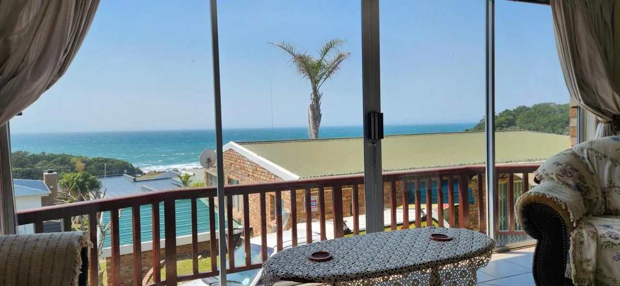 3 Bedroom House for sale in Cintsa West