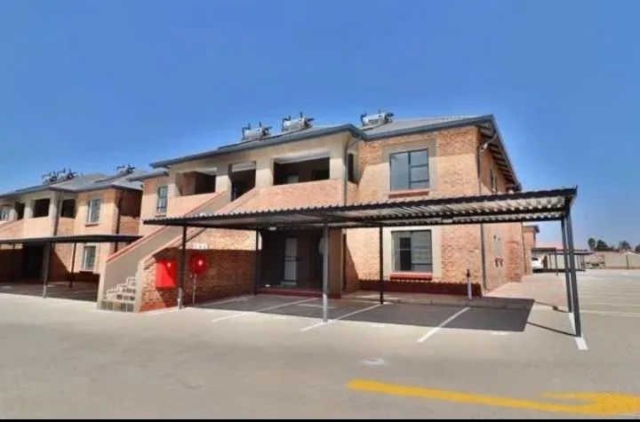 3 Bedroom Apartment in Ravenswood