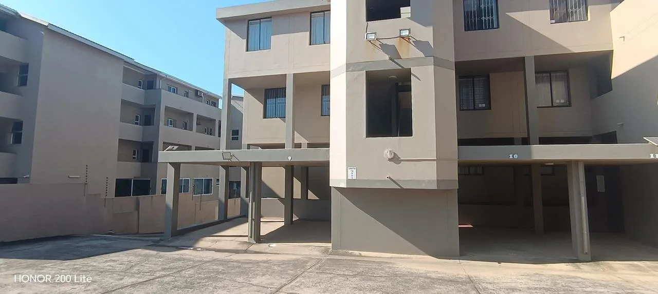 3 Bedroom Apartment / flat to rent in Lawrence Rocks