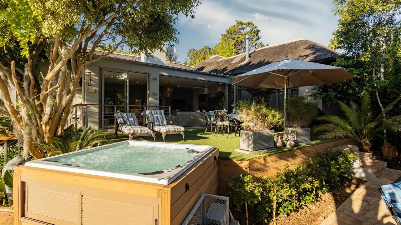 3 Bedroom House for sale in Helderrand