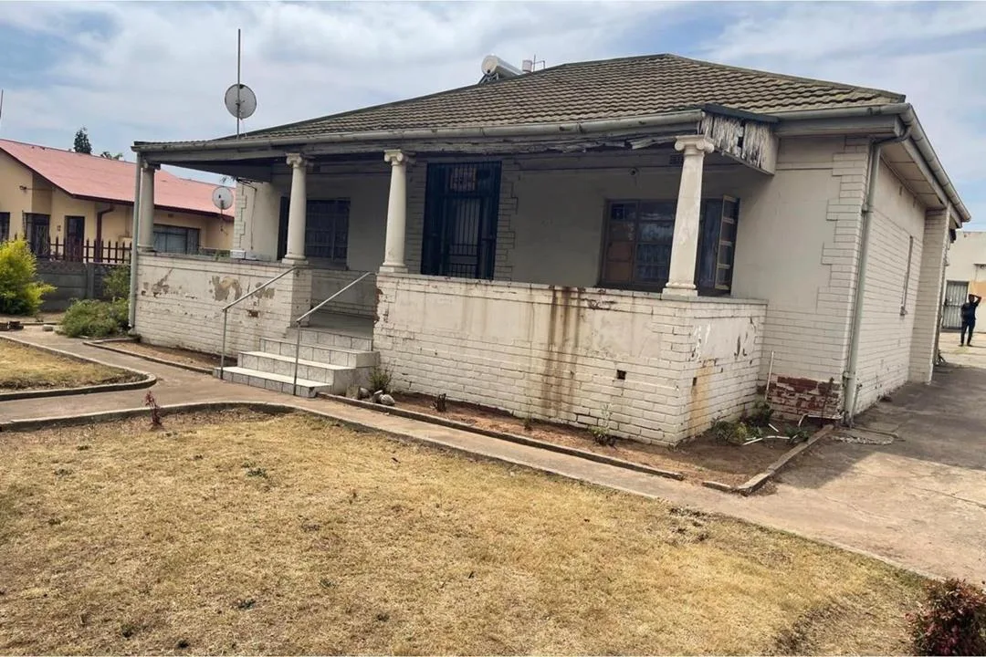 8 Bedroom House for sale in Witbank Central