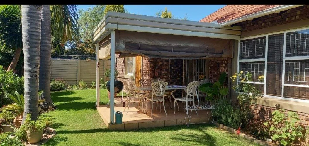 2 Bedroom Townhouse for sale in Langenhovenpark