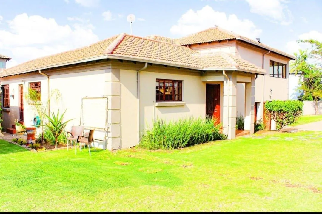 5 Bedroom Townhouse for sale in Model Park