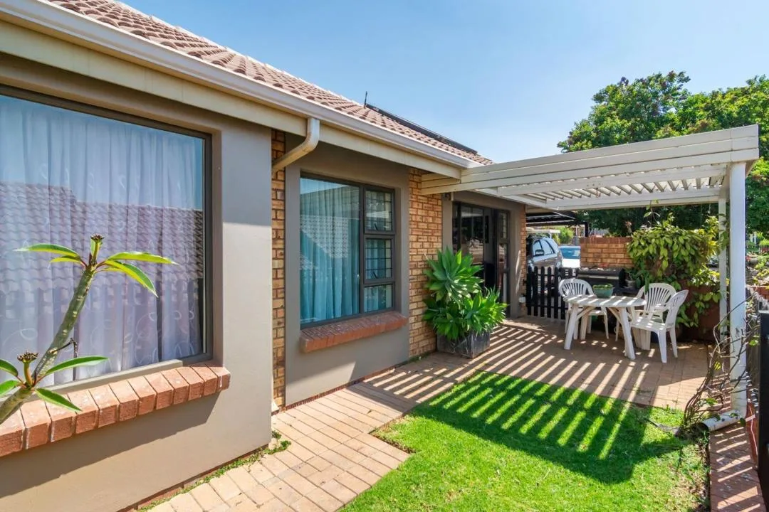 2 Bedroom House for sale in Featherbrooke Hills Retirement Village