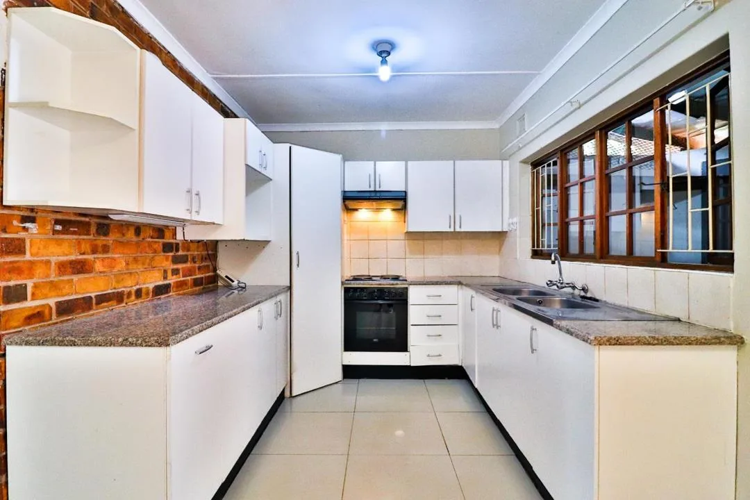 3 Bedroom Townhouse for sale in Amanzimtoti