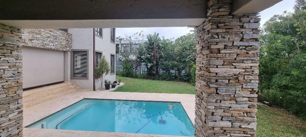 6 Bedroom House for sale in Izinga Estate