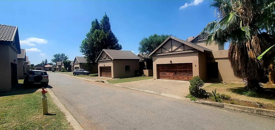 3 Bedroom Townhouse to rent in Waterval East
