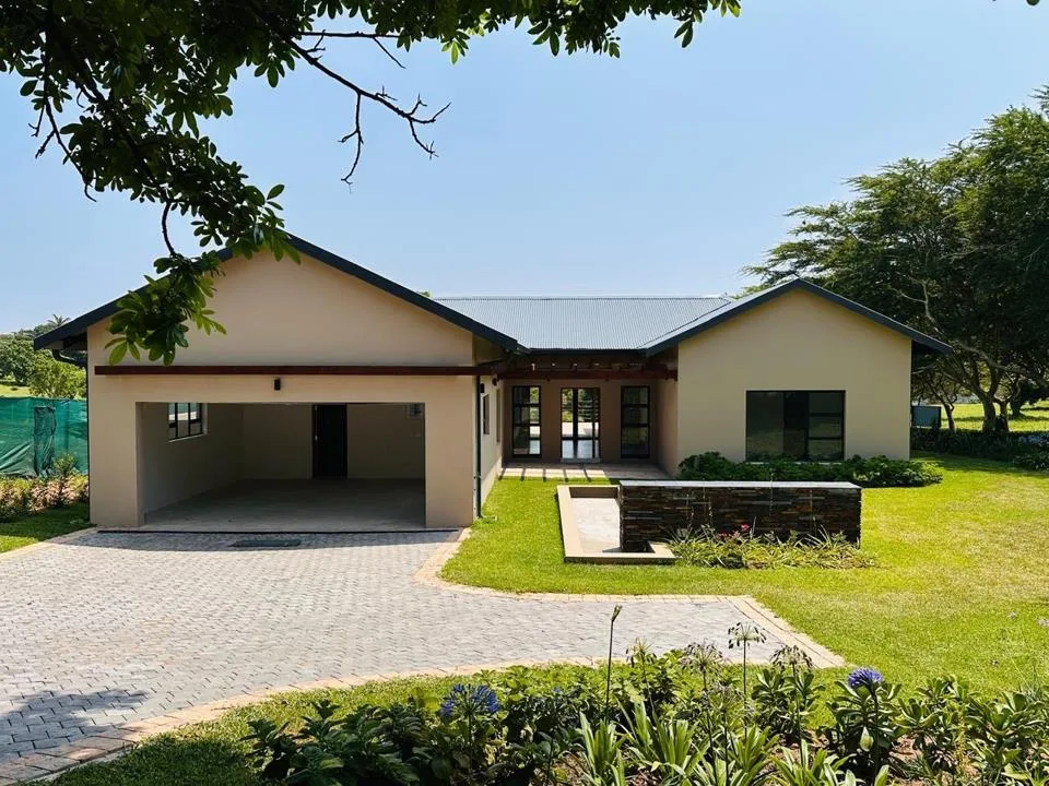5 Bedroom House for sale in Zinkwazi Beach