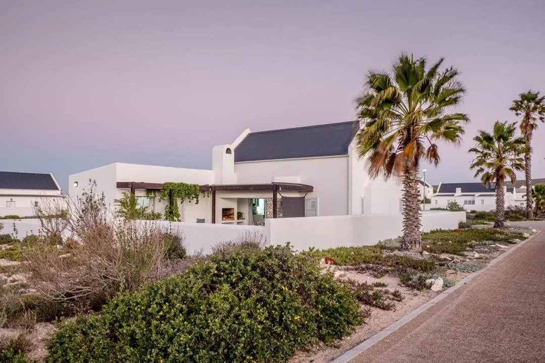 3 Bedroom House for sale in Lampiesbaai