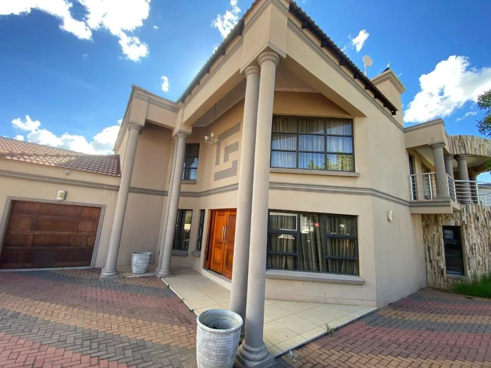5 Bedroom House for sale in Celtic Meadows