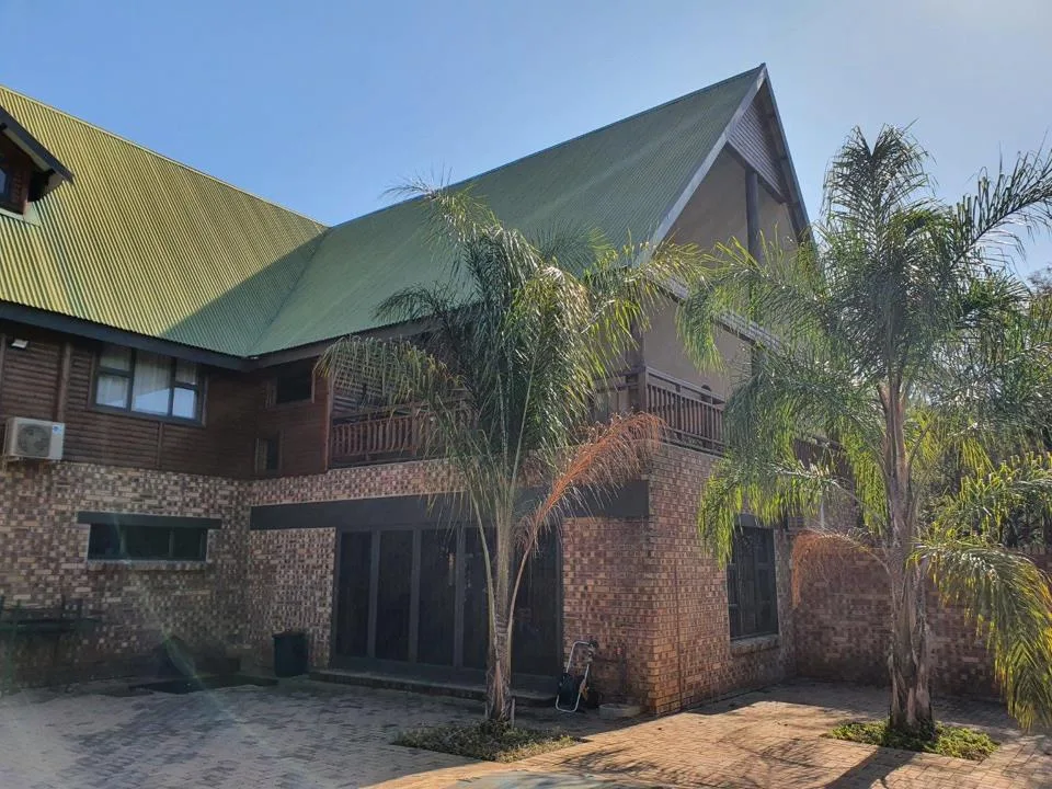 6 Bedroom House for sale in Kranspoort