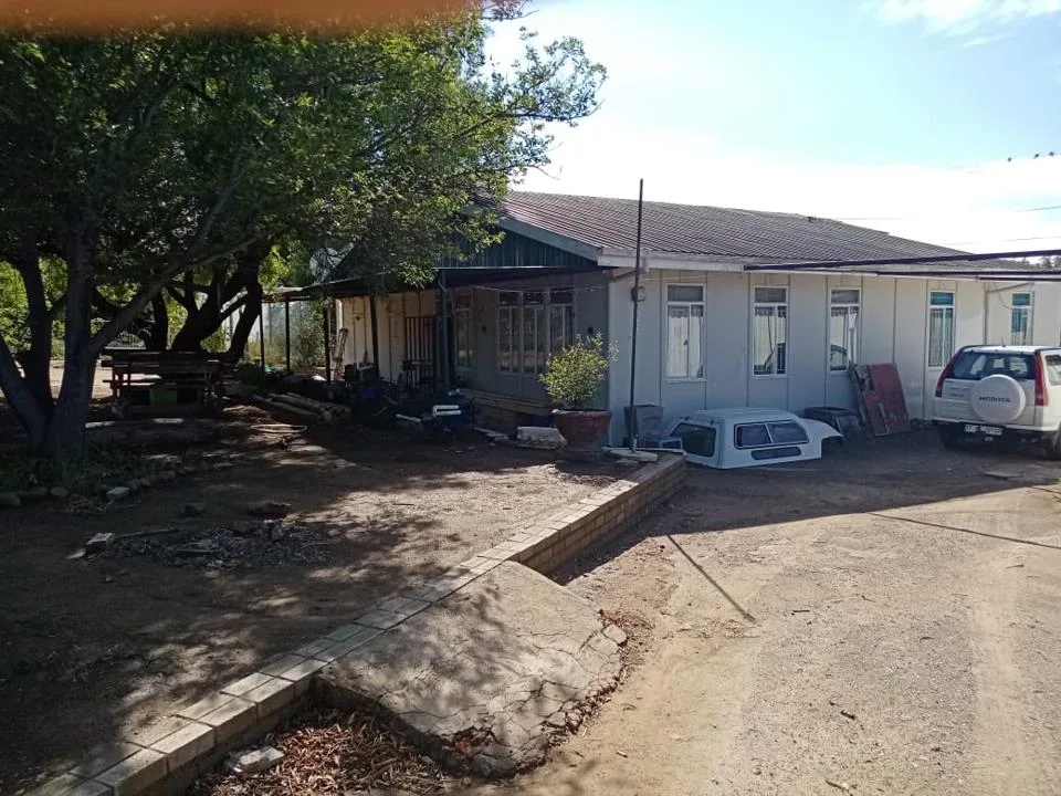 4 Bedroom House for sale in Oviston