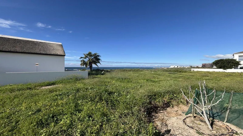 400 m² Land available in Sandy Point