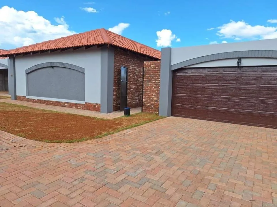4 Bedroom Townhouse for sale in Flamwood