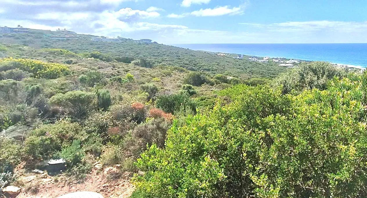 3 040 m² Land available in Dana Bay