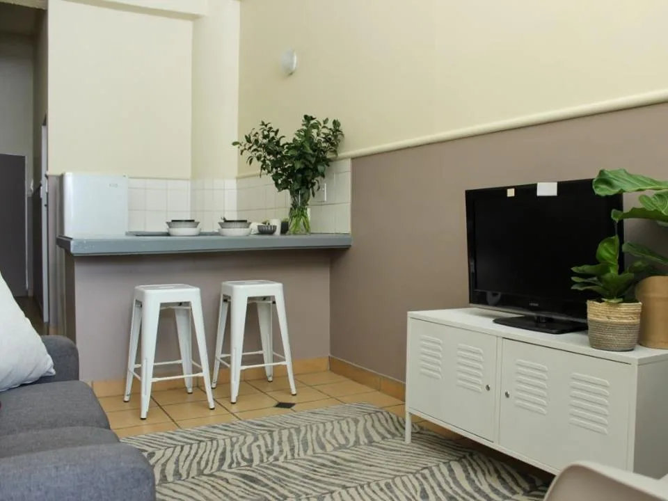 0.5 Bedroom Apartment / flat to rent in Johannesburg Central