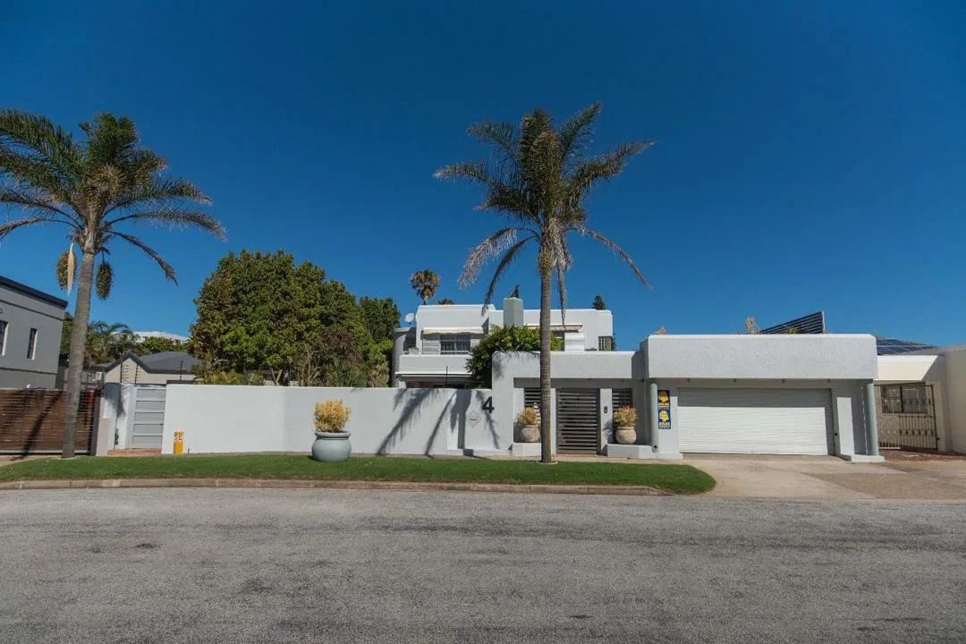 4 Bedroom House for sale in Summerstrand