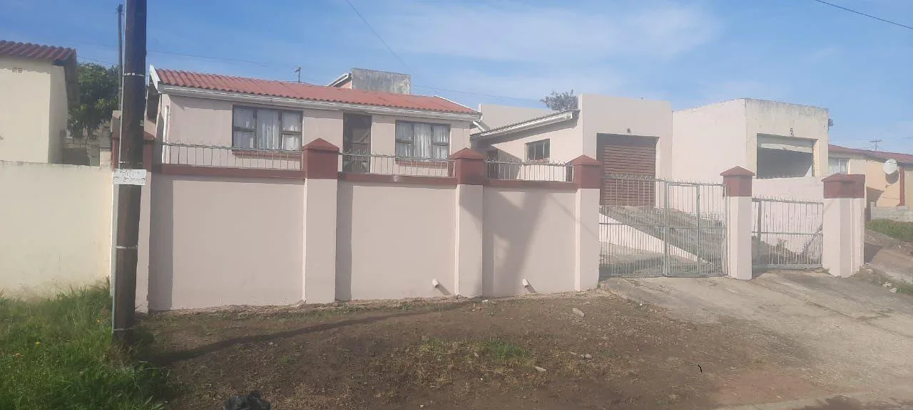 5 Bedroom House for sale in Mdantsane