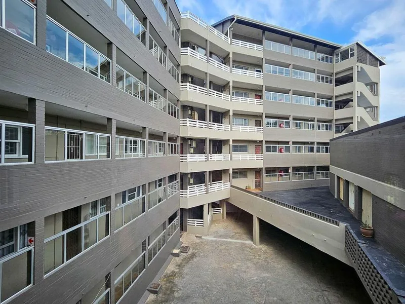 2 Bedroom Apartment / flat to rent in Athlone Park