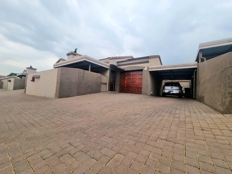 2 Bedroom House for sale in Theresapark