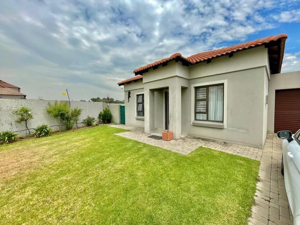 2 Bedroom House to rent in Terra Nova