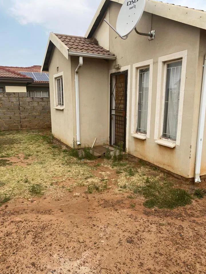 2 Bedroom House for sale in Klarinet