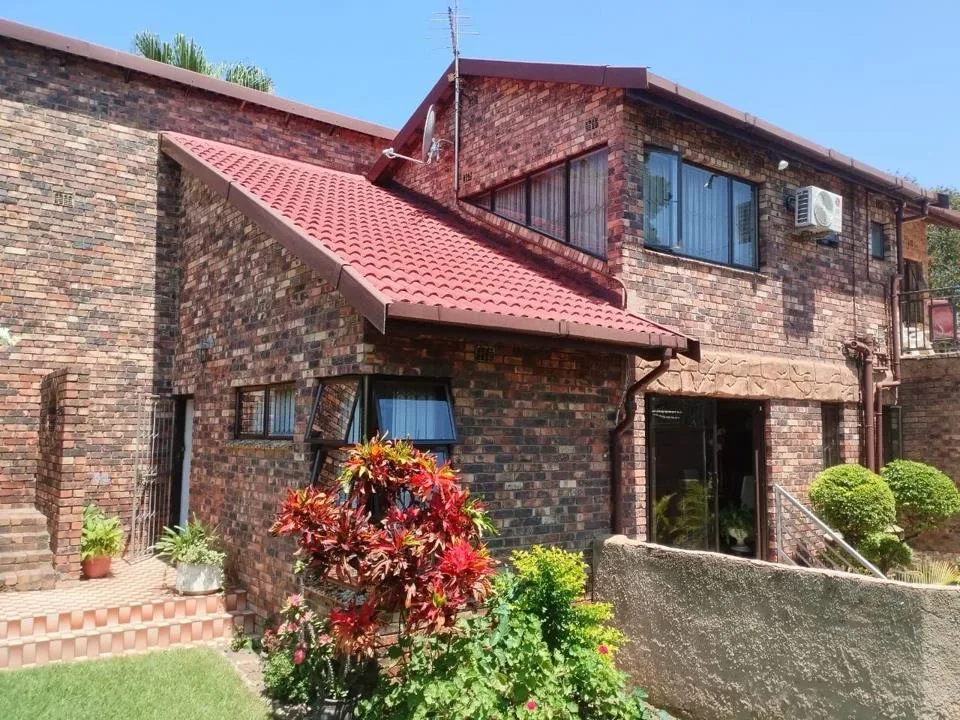 4 Bedroom House for sale in Moorton