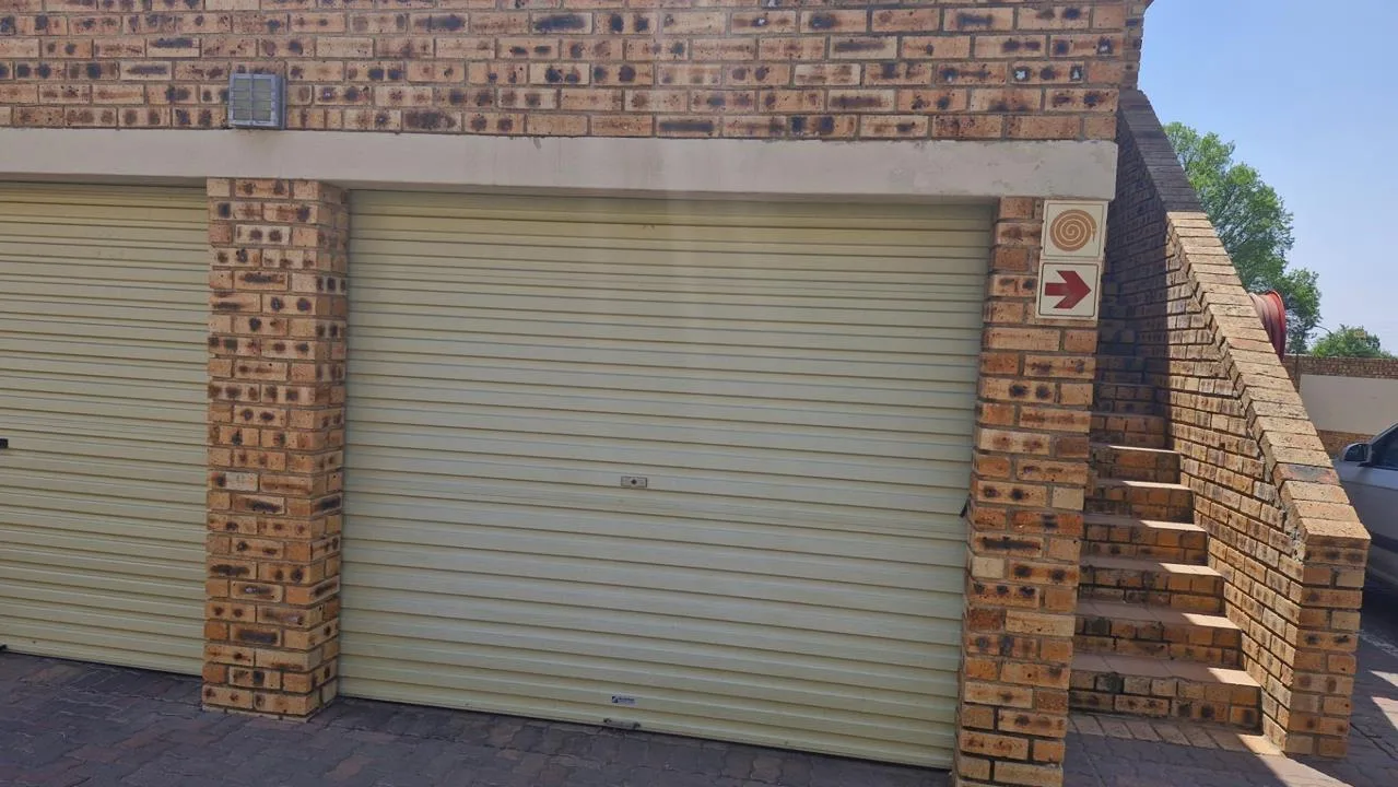 2 Bedroom House for sale in Aston Manor