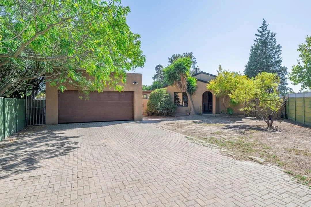 3 Bedroom House for sale in Klein Nederburg