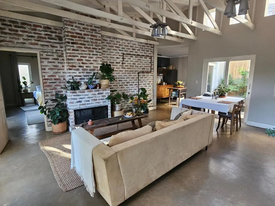 2 Bedroom House to rent in Parktown North