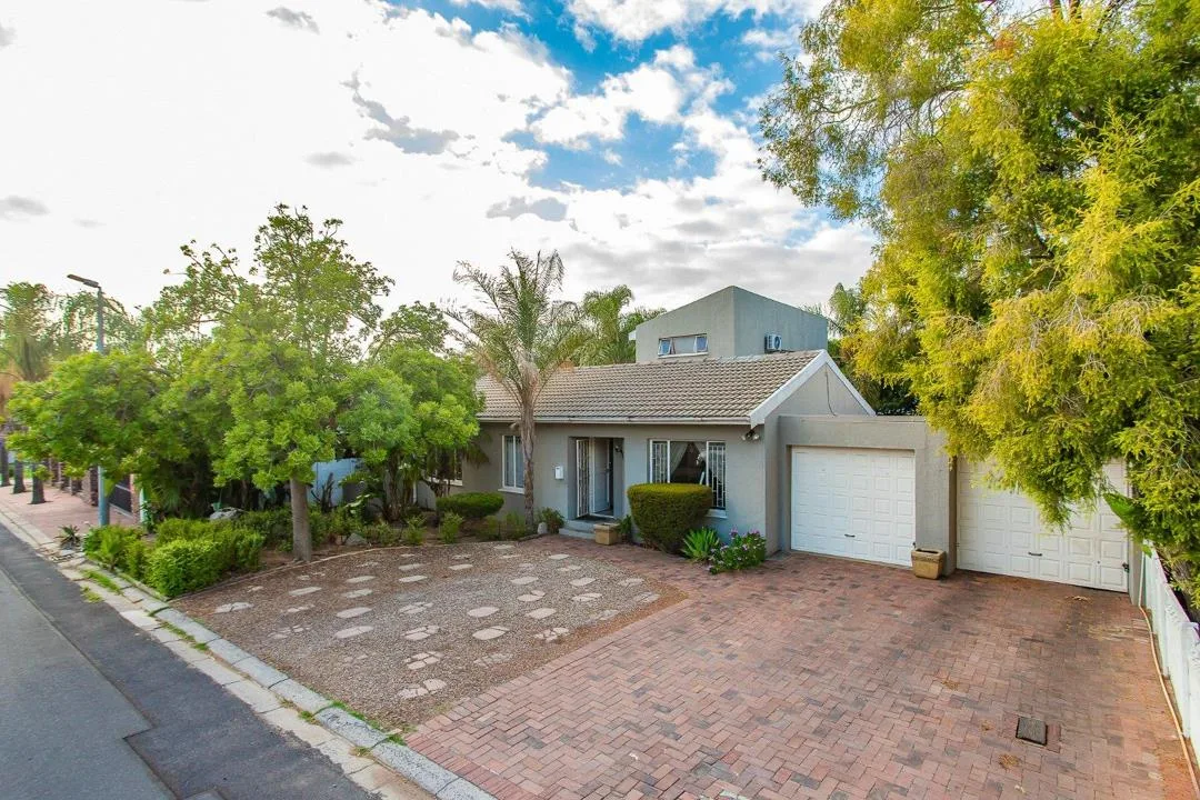 4 Bedroom House for sale in Paarl North