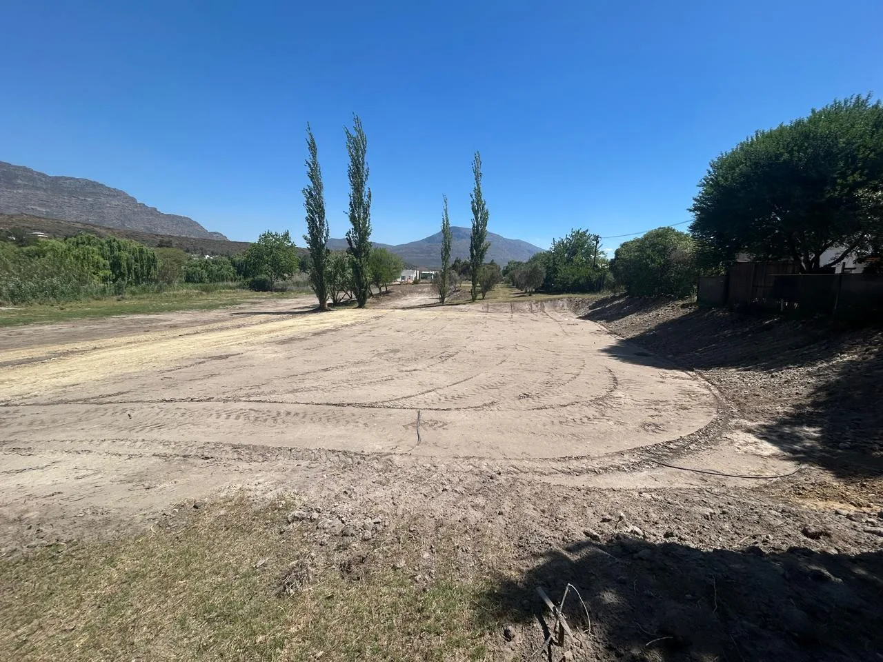2 974 m² Land available in Barrydale