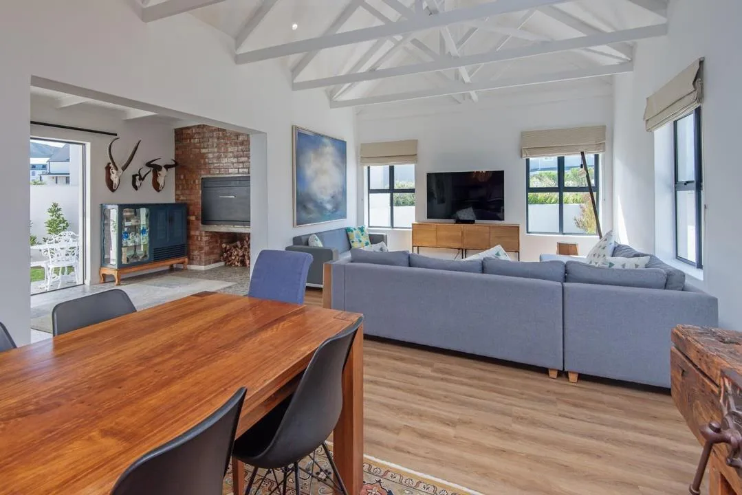 3 Bedroom House for sale in Westcliff