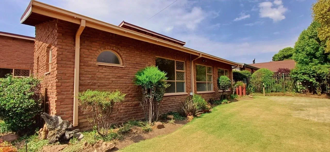 4 Bedroom House for sale in Panorama