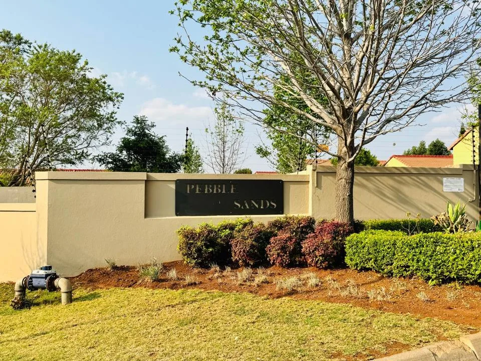 2 Bedroom Townhouse for sale in Mooikloof Ridge