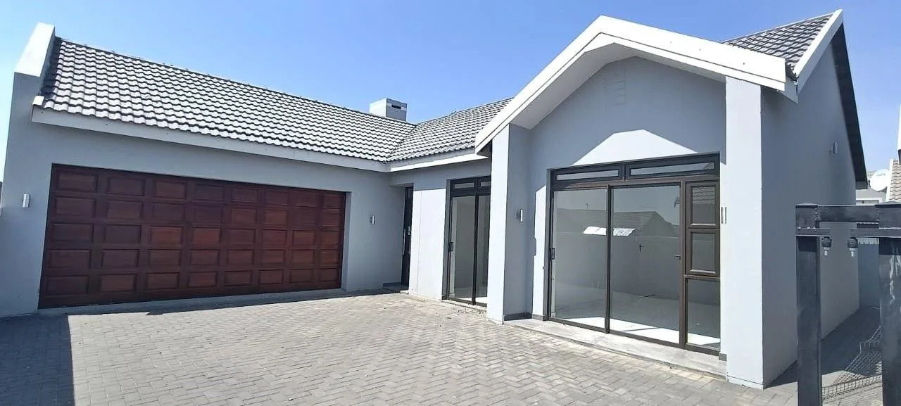 3 Bedroom House for sale in Bloemspruit