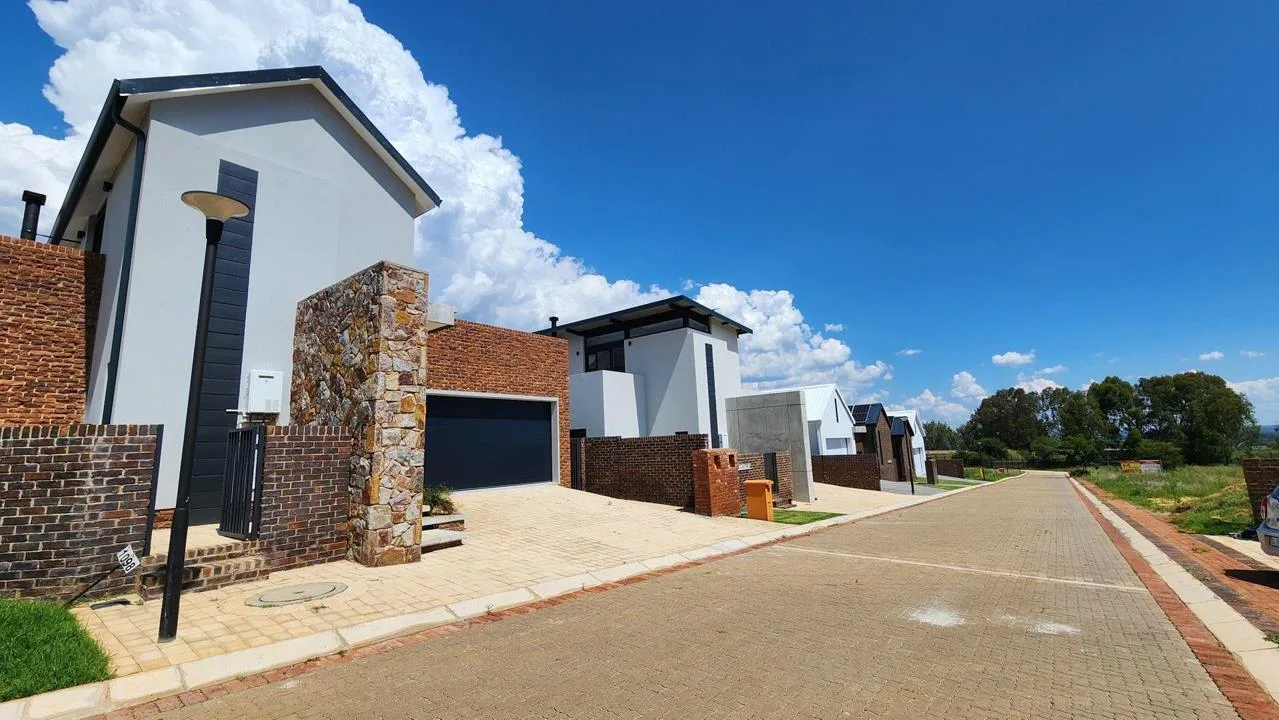 3 Bedroom House to rent in Helderzicht Eco Estate