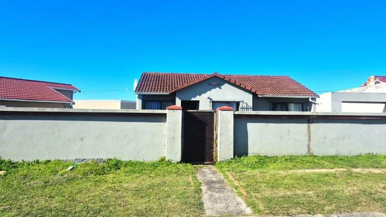 3 Bedroom House for sale in Amalinda