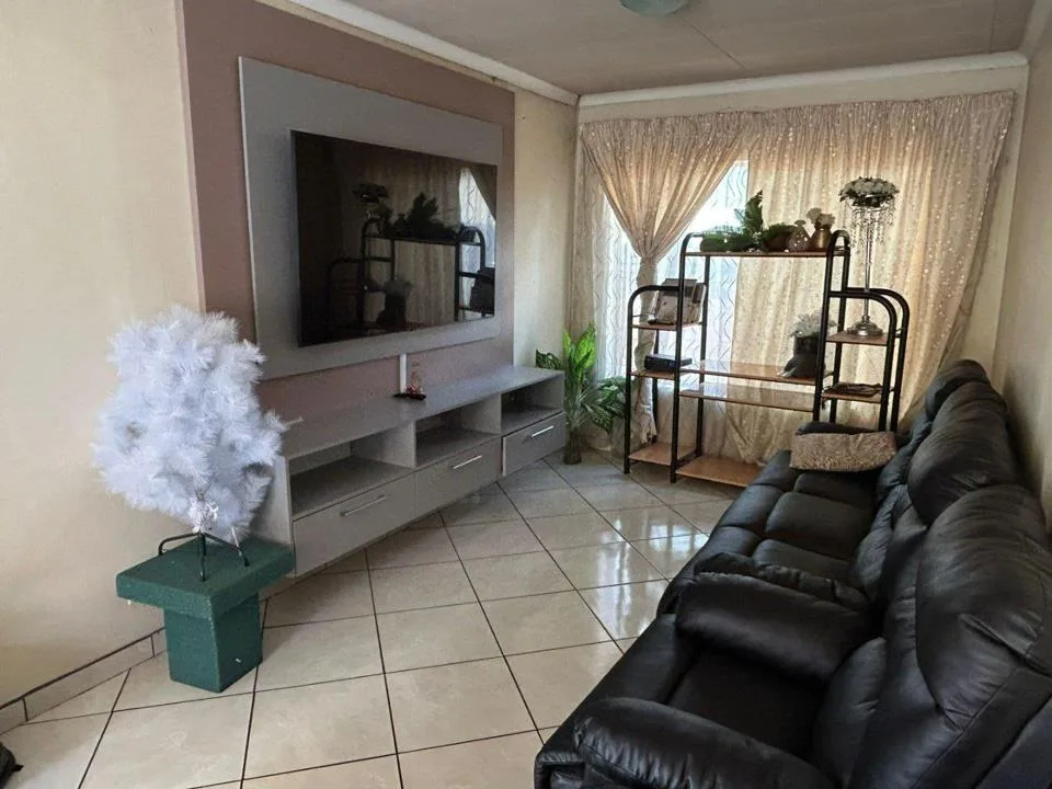 3 Bedroom Townhouse for sale in Annadale
